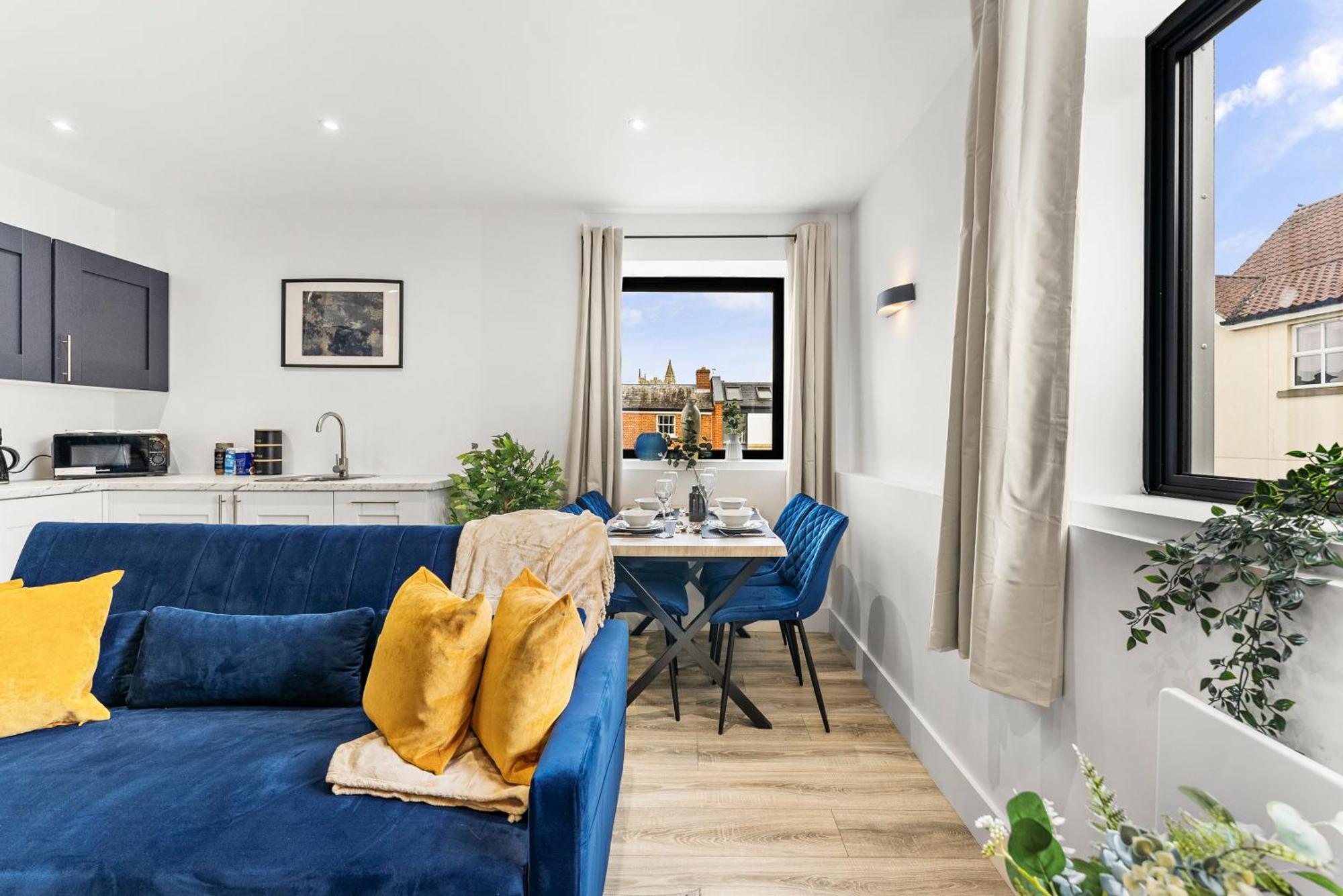 Comfortable 2-bedroom In Apartment *